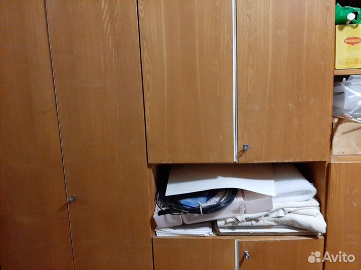 Стенка из трех секций светлая