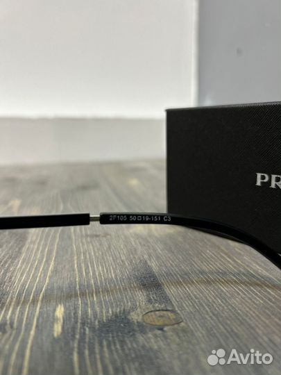 Солнцезащитные очки мужские prada