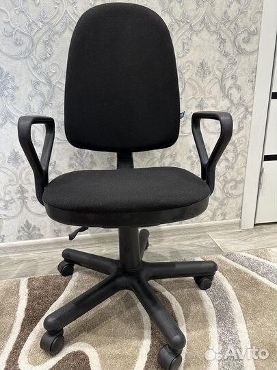 Продаю компьютерное кресло