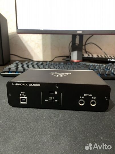 Звуковая карта behringer umc22