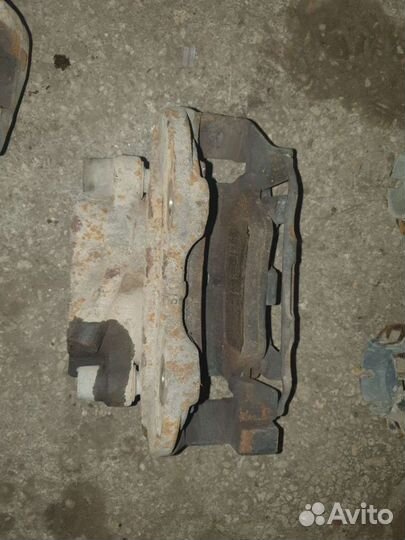 Суппорт тормозной передний Мерседес W164 W251 прав