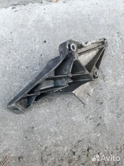 Кронштейн двигателя bmw e39 2092425