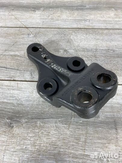 Кронштейн коробки передач задний кпп G211-12