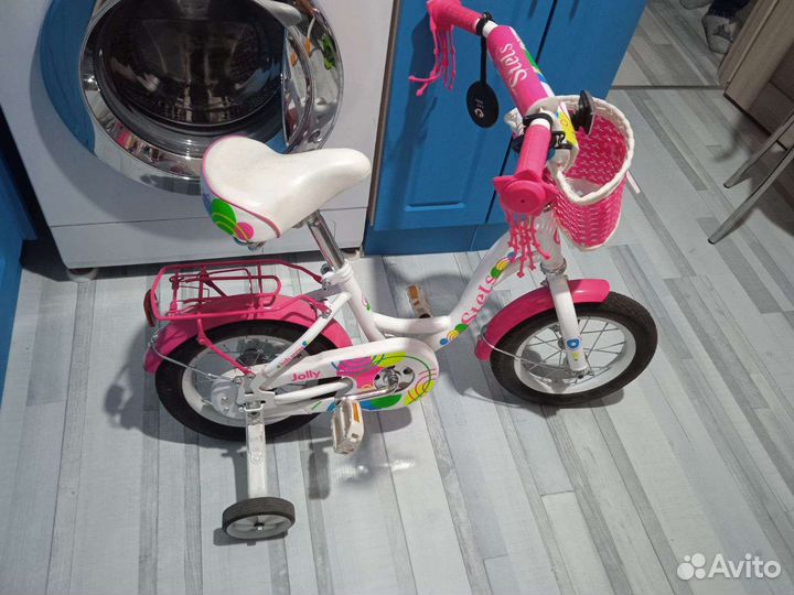 Детский велосипед с ручкой