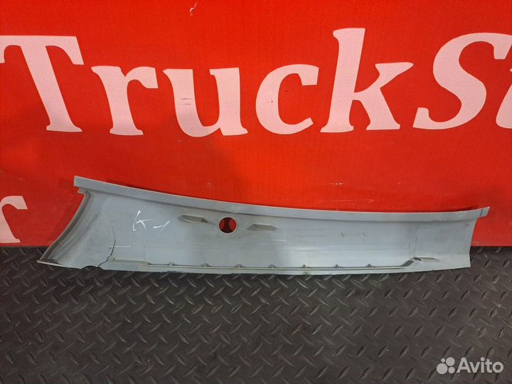 Кожух стойки лобового стекла правый