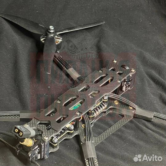 Квaдpокоптеp FPV пиpанья 7 и 10 дюймoв