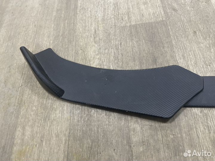 Сплитер на передний бампердля любой марки авто