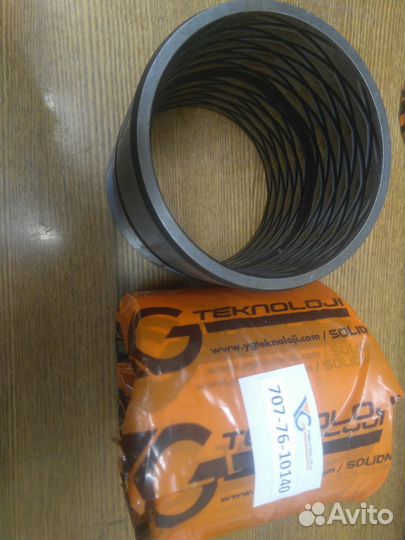 Втулка 707-76-10140