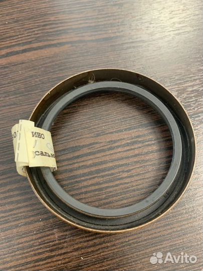 Сальник коленвала