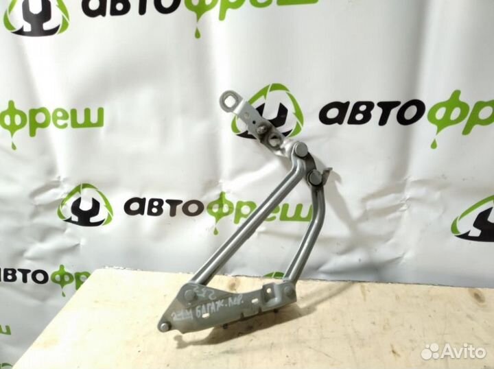 Петля багажника правая Renault Megane 2003 2009