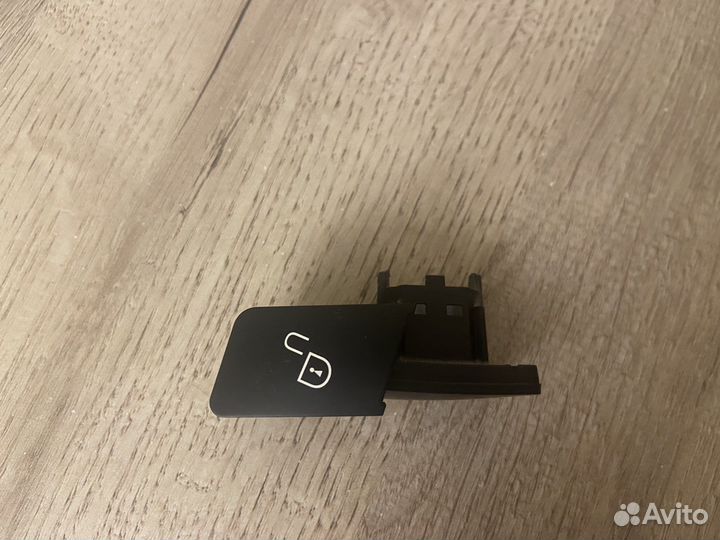 Кнопка mersedes