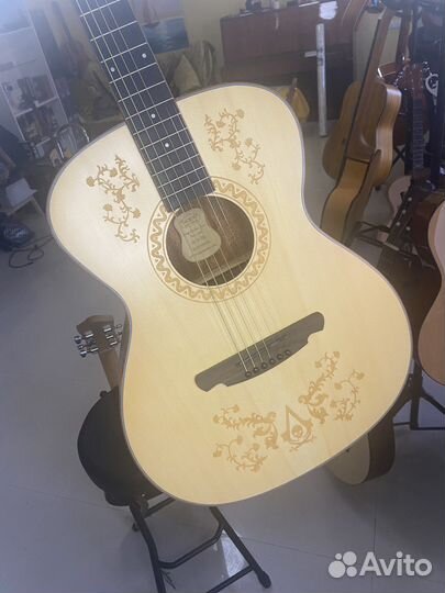 Акустическая гитара