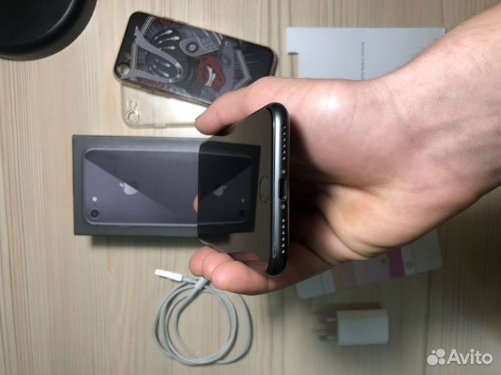 iPhone 8 идеал/64гб Space gray