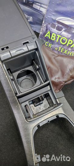 Подлокотник Volvo S80