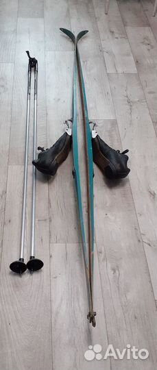 Комплект: лыжи, ботинки, палки