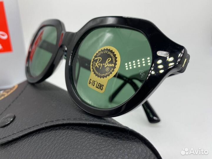Солнцезащитные очки Ray Ban