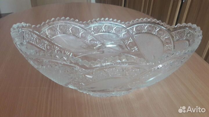 Хрустальная ваза