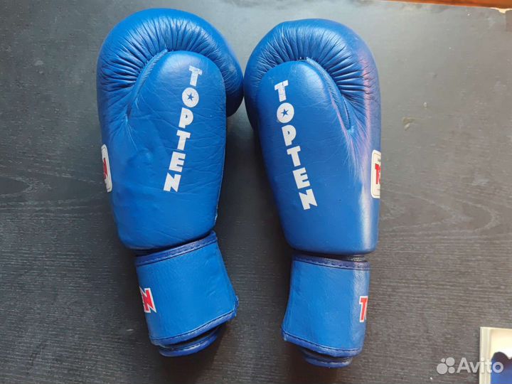 Боксерские перчатки