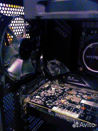 Игровой пк с монитором и клавиатурой