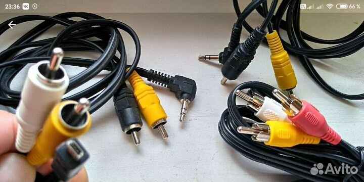 Разные переходники:Scart,S-video,AUX,RCA,Jack