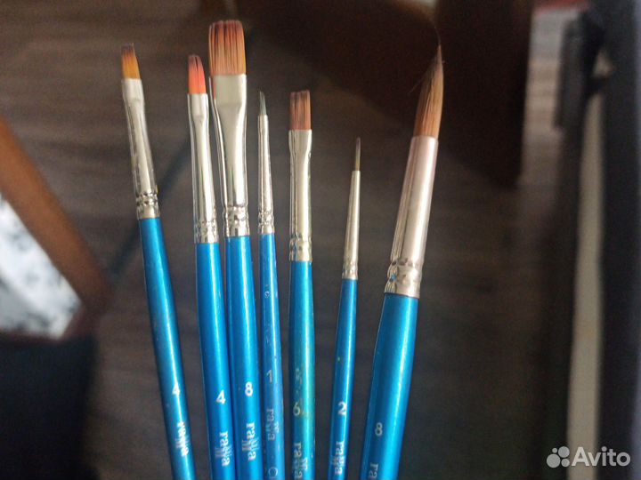 Краски акварельные сонет и акварель, кисти, белила