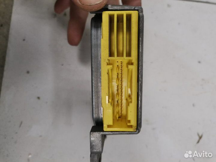 Блок управления SRS Renault Symbol седан K7JA700