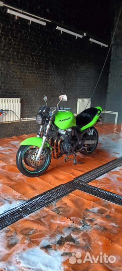 Kawasaki zr7