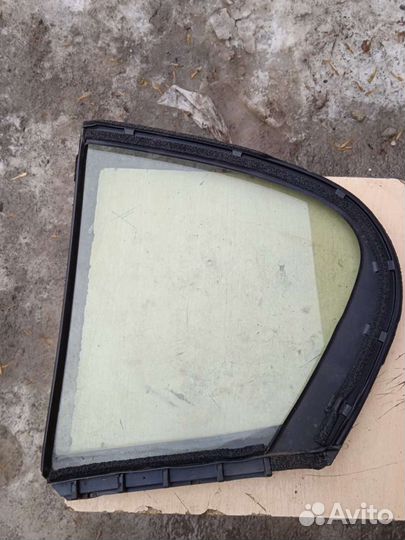 Форточка задняя Лексус GS 350