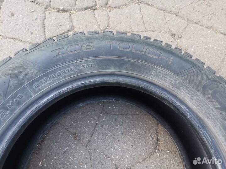 Dunlop Ice Touch 215/65 R16 98T