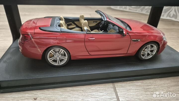 Модель автомобиля BMW M6 Convertible 1:18