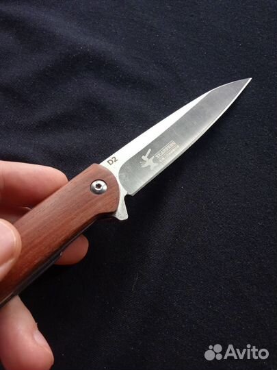 Складной нож D2