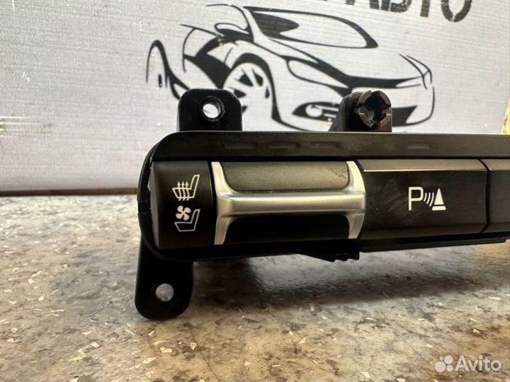 Блок кнопок Kia Stinger CK 3.3 G6DP 2021