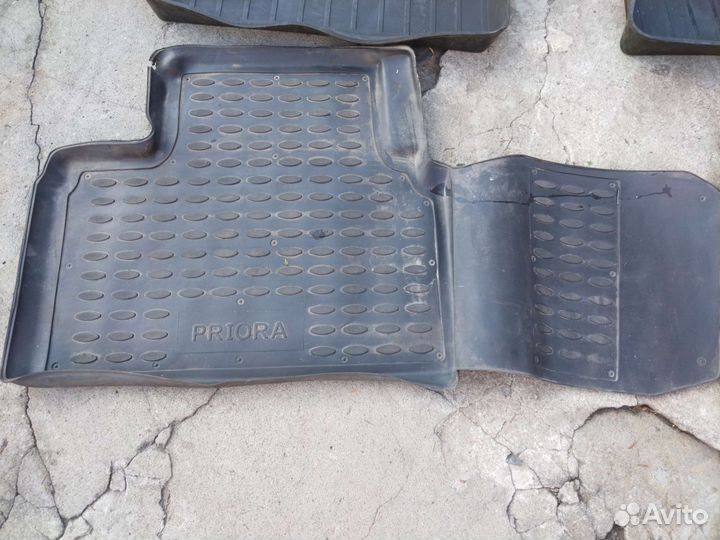 Коврик в автомобиль