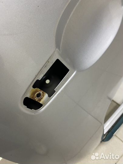 Дверь задняя левая Mitsubishi L200 K-4T