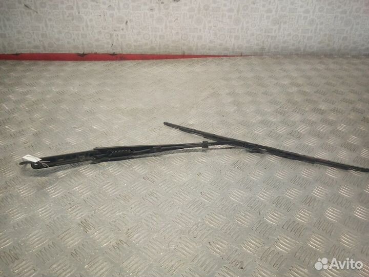 Щеткодержатель (поводок стеклоочистителя, дворник)