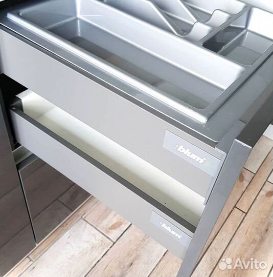 Кухня в потолок