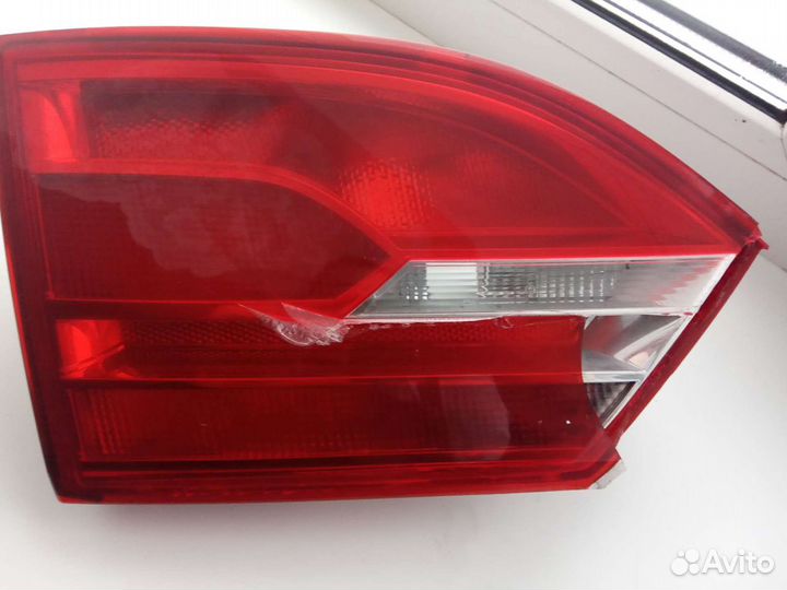 Внутренняя фара на крышку багажника на Джетта 6