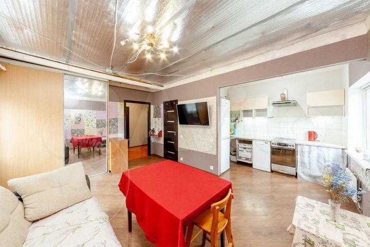 Дом 282,1 м² на участке 7,3 сот.