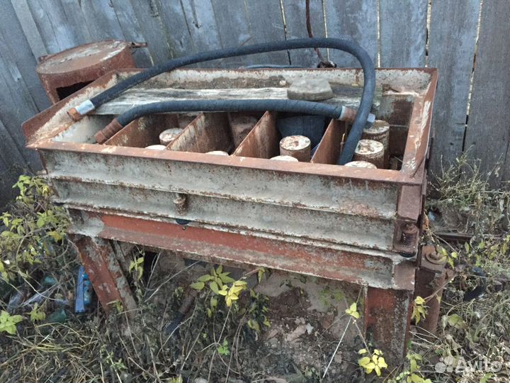 Станок для производства шлакоблоков