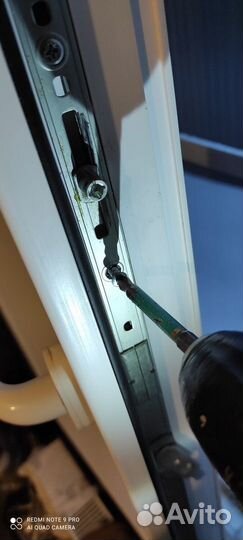 Ремонт пластиковых окон / Замена фурнитуры