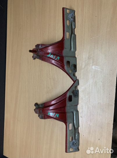Кронштейн крепления крыла Touran 2003-2010 rh