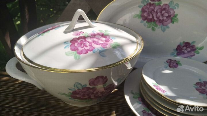 Часть столового сервиза Дулево