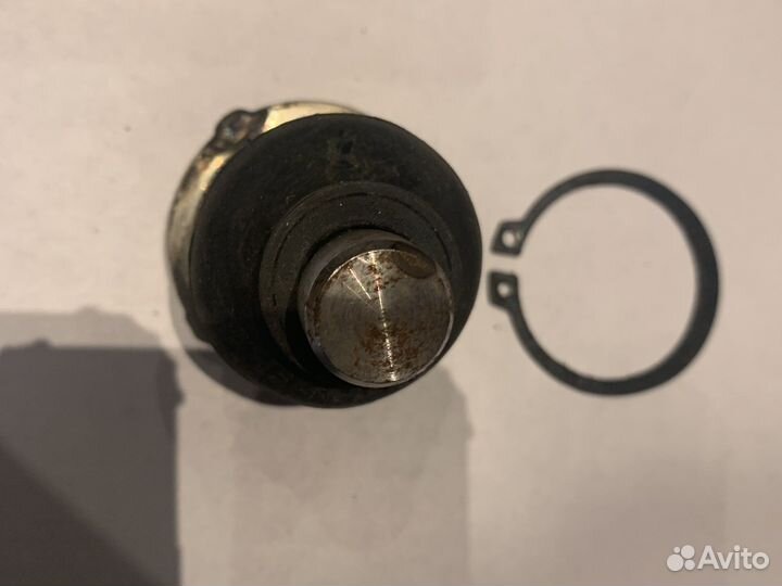 Шаровая опора новая Nissan/Renault