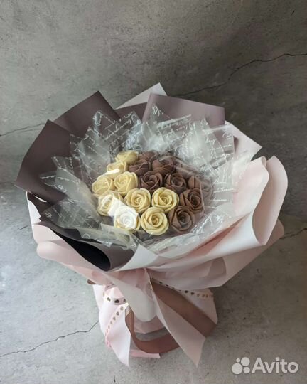 Букеты из шоколадных роз