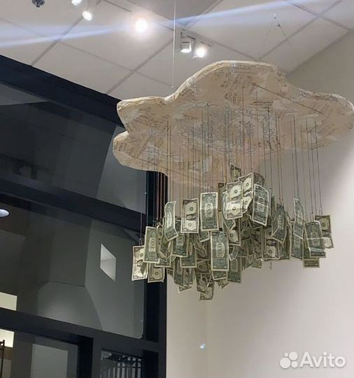 Облако из денег, инсталяция, подвесной декор