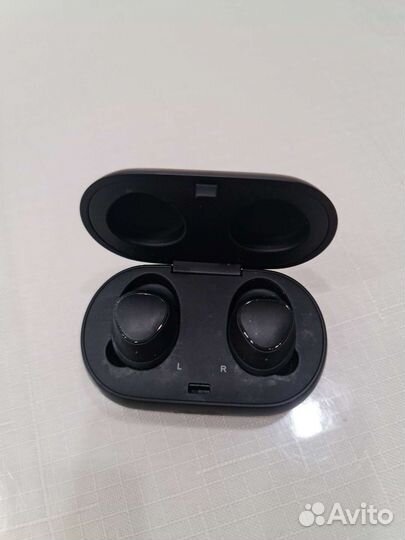Беспроводные наушники samsung gear iconx