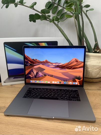 MacBook Pro 15 2017 i7 16gb 512gb отличный