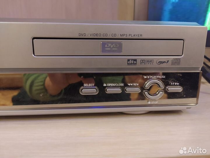 Combo Видеомагнитофон+DVD плеер 2 в одном VHS/DVD