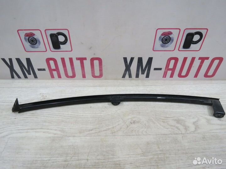 Направляющая стекла двери Toyota Corolla 150