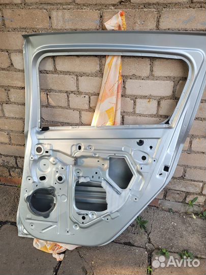 Дверь renault sandero stepway 2 правая задняя